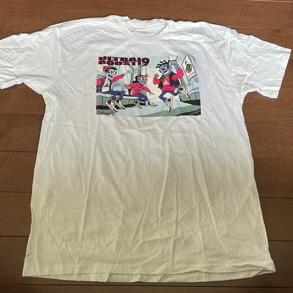 Footlocker Adidas Ultra Boost 19 Toronto shirt NEW - Picture 2 of 4